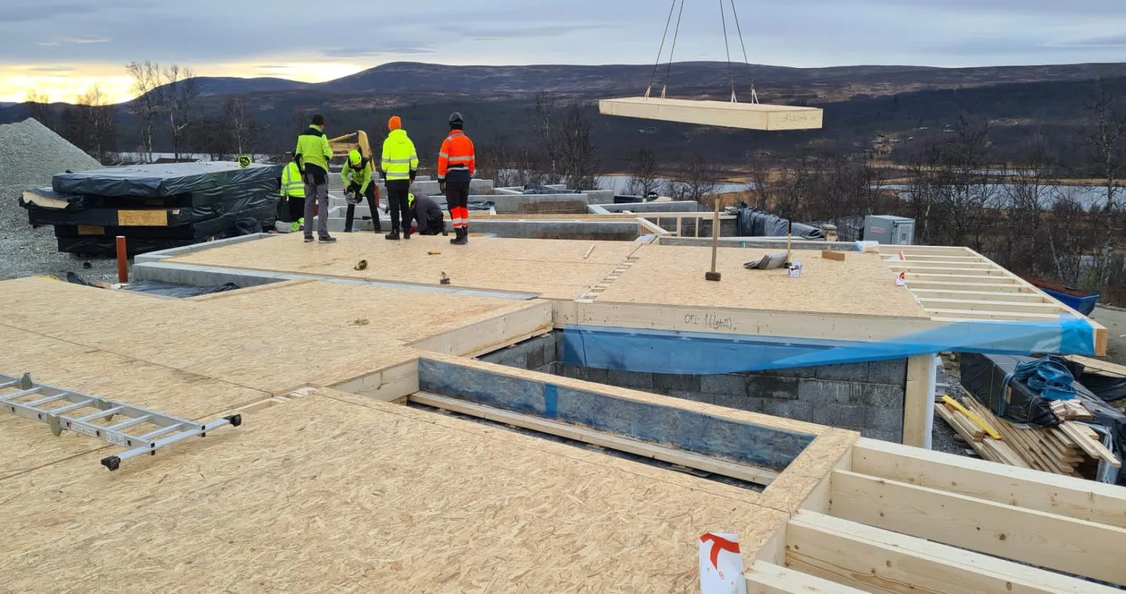 TANDALLEN, element lifted into place